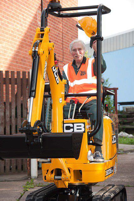 mini digger training course near me|mini excavator training course.